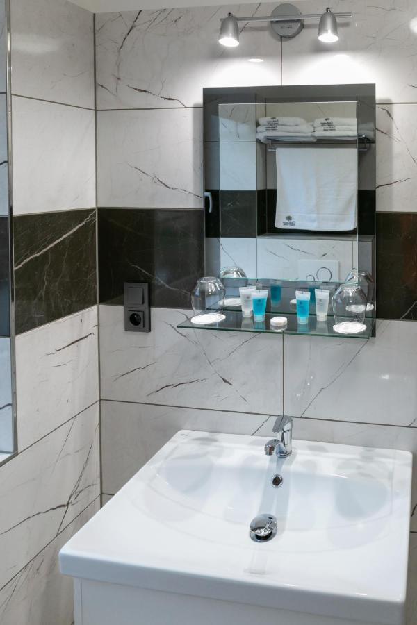 Wellness Hotel Edelweiss 利贝雷茨 外观 照片